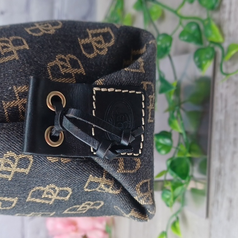 Dooney & Bourke Large Tassel Top Zip NWOT - Picture 6 of 13